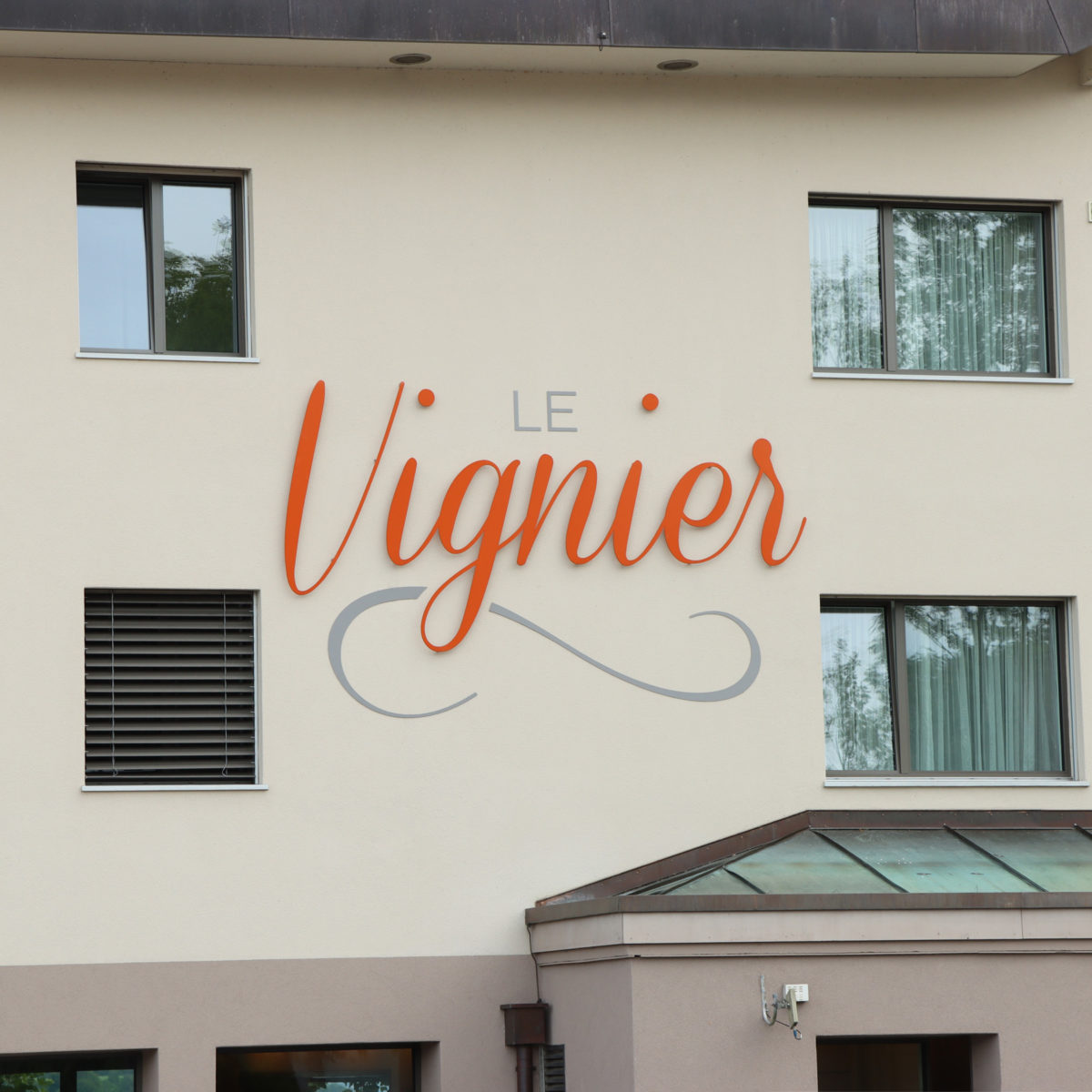 Le-Vignier-Logo-Enseigne-facade