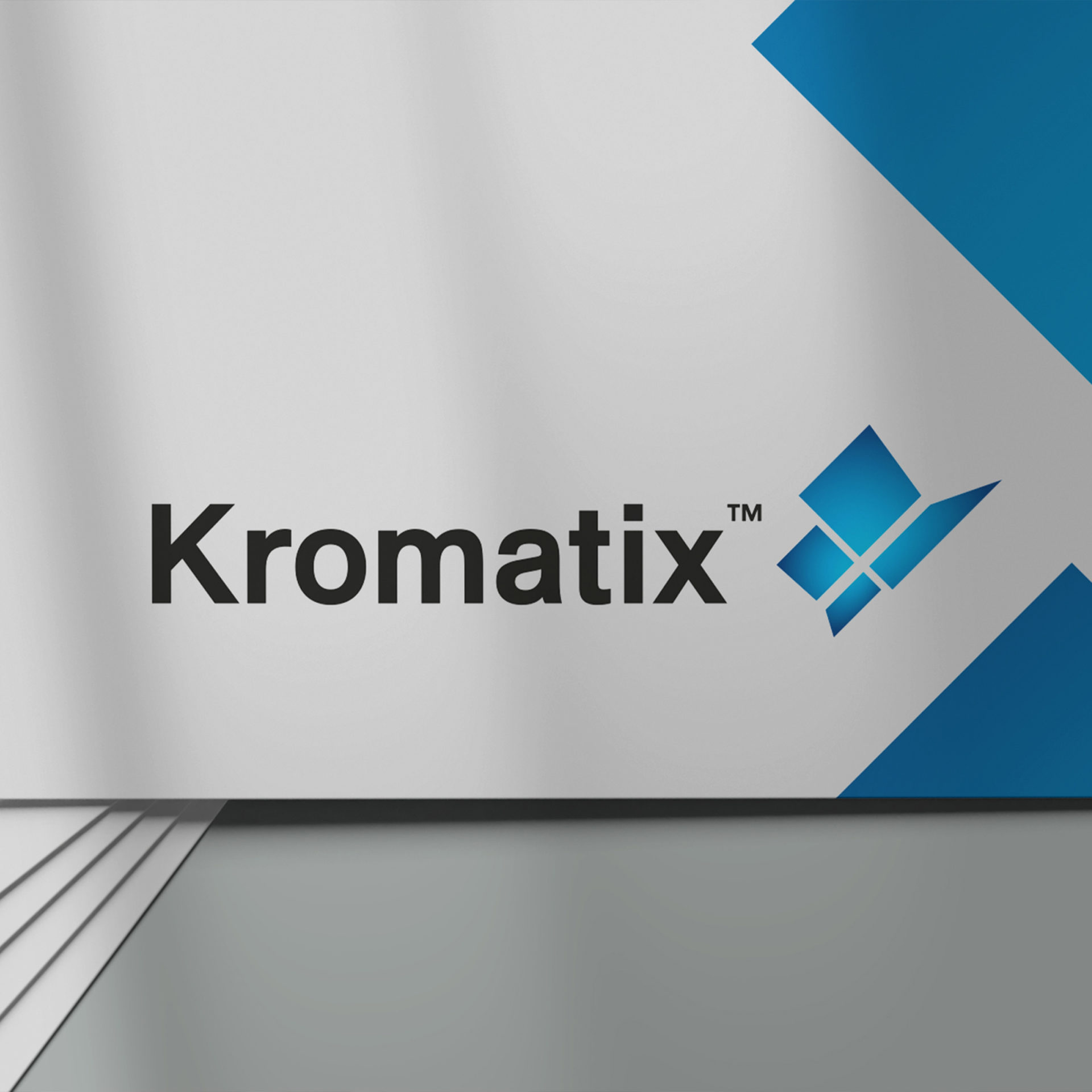 Logo Kromatix sur cartes
